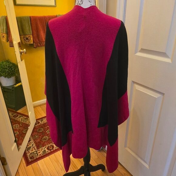 Elegant Red and Black Women's Wrap Shawl - Picture 4 of 6